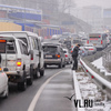 Из-за большого потока автомобилей в сторону «Фетисов Арены» на выезде из Владивостока образовалась пробка