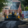 Рабочие завершают асфальтирование улицы Фастовской (ФОТО)