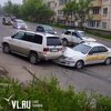 На улице Луговой столкнулись минивэн и машина такси (ФОТО)