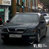 Автомобилистка проехала навстречу потоку на дороге с односторонним движением во Владивостоке (ВИДЕО)