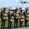 350 российских десантников совершают учебные прыжки в Приморье
