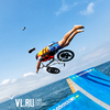 FUN JUMPING-2014: владивостокцы нырнули в воду с трамплина на велосипедах и роликах (ВИДЕО)