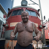 Силач Иван Савкин протащил электропоезд общим весом 188 тонн во Владивостоке (ФОТО)
