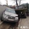 В районе Фадеева неуправляемый грузовик протаранил припаркованные машины (ФОТО)