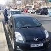 На Первой Речке «гаишники» вышли вразумлять нарушителей на автомобиле без опознавательных знаков — очевидцы