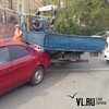Неуправляемый грузовик протаранил легковушку на Пушкинской (ФОТО)