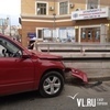 В центре Владивостока внедорожник врезался в подземный переход (ФОТО)
