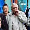Курить нельзя запретить: жители Владивостока продолжают «дымить» где захотят (ФОТО; ОПРОС)