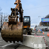 В районе стадиона «Авангард» во Владивостоке продолжается демонтаж рельсов