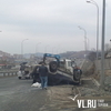 В районе бухты Улисс во Владивостоке перевернулся внедорожник