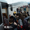 Студентам ДВФУ по-прежнему не хватает мест в автобусах с кампуса на острове Русском (ФОТО)