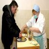 Во Владивостоке продолжается выдача талонов на бесплатное питание нуждающимся