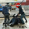 Предновогодний ажиотаж на автовокзале Владивостока перерос в потасовку с охраной (ФОТО)
