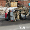 На проспекте Красоты во Владивостоке перевернулся внедорожник (ФОТО)