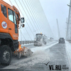 На дороги Владивостока вышла снегоуборочная техника (ФОТО)