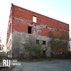 Недостроенное здание в центре Владивостока стало местом сборищ проблемных подростков (ФОТО)