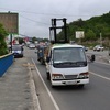 На Рудневском мосту во Владивостоке микрогрузовик снес ограничитель высоты (ФОТО)