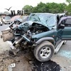В пригороде Владивостока погиб водитель джипа, врезавшись в опору освещения (ФОТО, ВИДЕО)