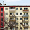С наступлением тепла во Владивостоке возобновились работы по ремонту фасадов (ФОТО)