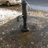 Во Владивостоке специалисты Примводоканала ежедневно размораживают два десятка колонок с водой