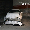 Во Владивостоке с пятиметровой опорной стены рухнул автомобиль (ФОТО)