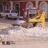 Улицы Владивостока продолжают приводить в порядок после снегопада