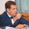 Медведев: Парламентская демократия стала бы катастрофой для России (ОПРОС)