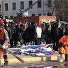 ЕР оправдывается за надругательство над российскими флагами: их свалили на «чистый тротуар»