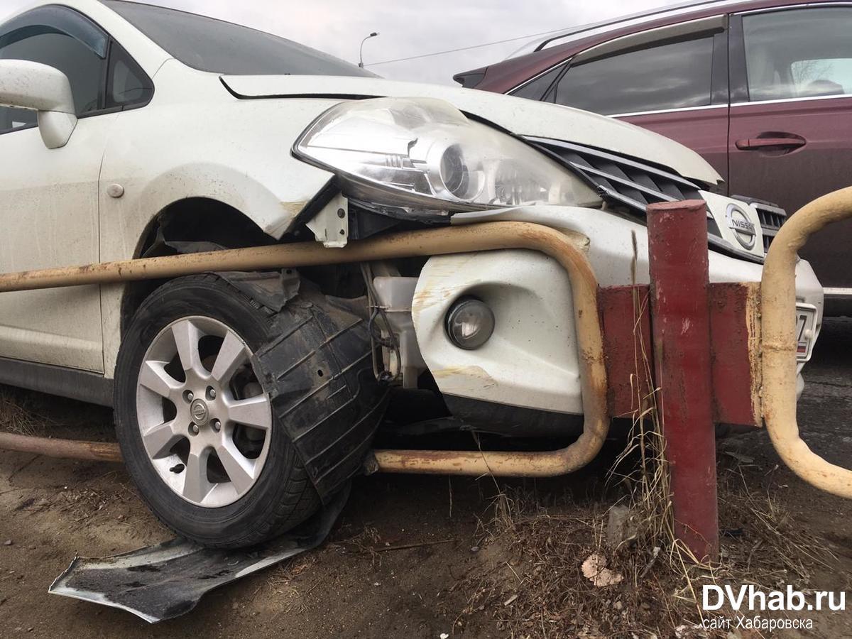 Маршрутка с пассажирами врезалась в легковушки в Авиагородке (ФОТО) —  Новости Хабаровска