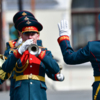 Военный образцовый оркестр исполнил также песню "Катюша" — newsvl.ru