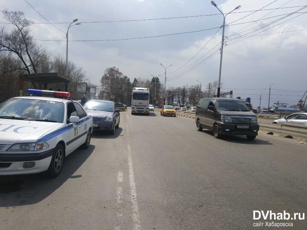 Фура сбила велосипедистку в Индустриальном районе (ФОТО; ВИДЕО) — Новости  Хабаровска