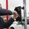 На парковке установили светофоры, регулирующие движение автомобилистов на въезде и выезде — newsvl.ru