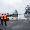 Фрегат Северного флота пришвартовался возле эсминца «Быстрый» — newsvl.ru