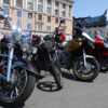 ...можно сказать, что это была импровизированная выставка мотоциклов – и себя показать, и на других посмотреть — newsvl.ru