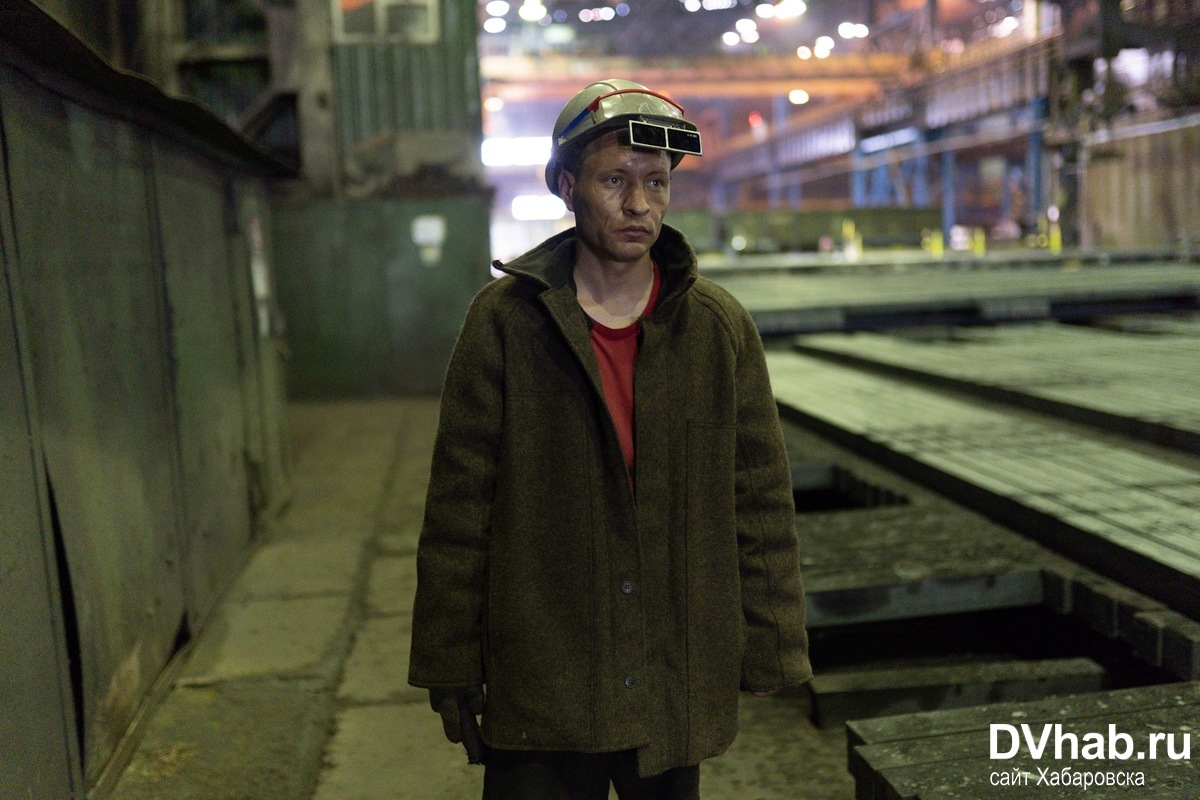 рабочий на заводе. заводчане на заводе. картины заводчан. заводчанин мем. заводчане фото.