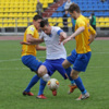 Насадюк и Павленко пытаются забрать мяч — newsvl.ru