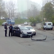 Пьяный водитель на Никифорова врезался в учебный автомобиль 