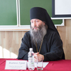Владыка Гурий подчеркнул, что священнослужители должны помогать своей пастве — newsvl.ru
