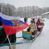 Дедушка Мороз едет в санях и с флагом — newsvl.ru