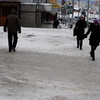 На дороге снежный накат и гололед — newsvl.ru