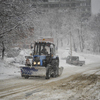 Снегоуборочная техника старается справиться с последствиями непогоды — newsvl.ru