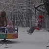 А детвора радуется снегу! — newsvl.ru