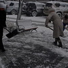 Не успевают горожане убрать снег, как на тротуары ложится новый — newsvl.ru