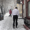 Напомним, снег шел в приморской столице и в пятницу, 28 ноября, серьезно затрудняя движение транспорта в городе, несмотря на активную работу снегоуборочной техники — newsvl.ru