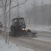 Дорожные службы расчищают улицы города от снега — newsvl.ru