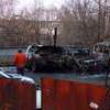 В результате пожара на автостоянке полностью сгорели три автомобиля и пострадал один — newsvl.ru