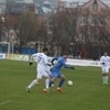 Мязин пытается завладеть мячом — newsvl.ru