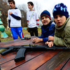 Несколько десятков школьников собрались в парке Минного городка на соревнованиях — newsvl.ru