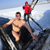 «Первоиспытатель» остался доволен леденящей водой — newsvl.ru