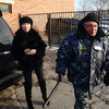 Жене пострадавшего, пытавшейся снять происходящее на камеру телефона, пригрозили резиновой дубинкой — newsvl.ru